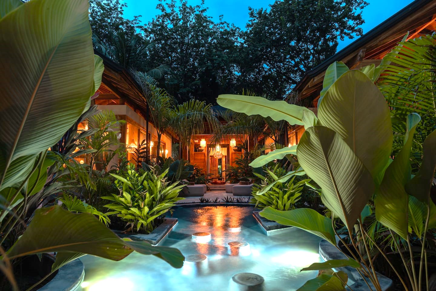 (c) Luxuryvillasincostarica.com